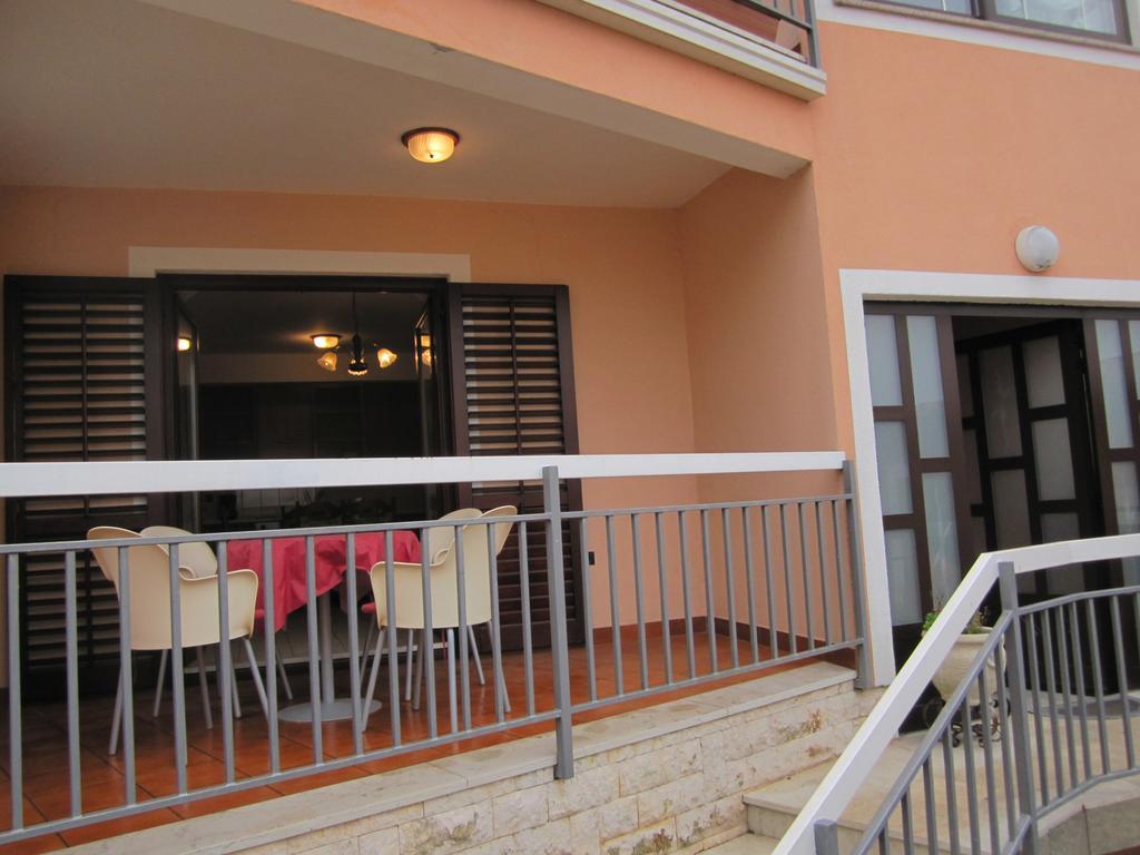 Apartments Mediteraneo Tar-Vabriga Esterno foto