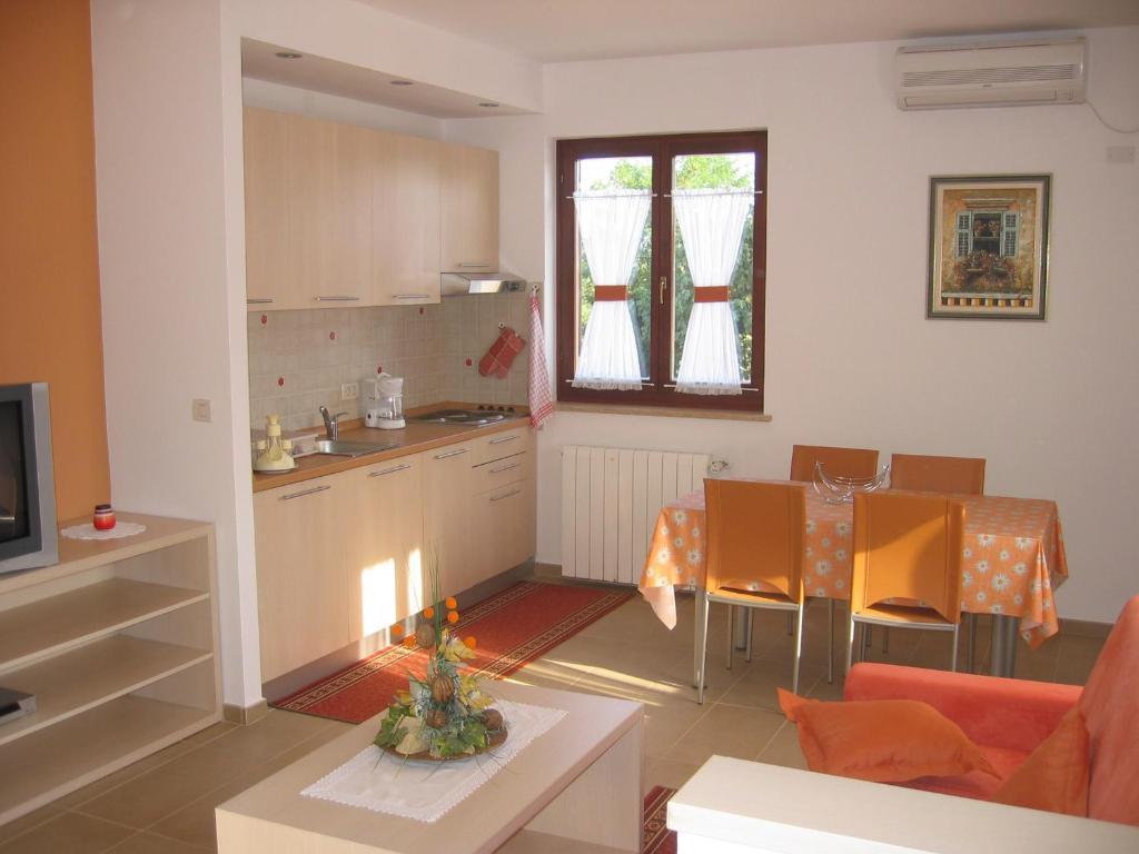 Apartments Mediteraneo Tar-Vabriga Esterno foto