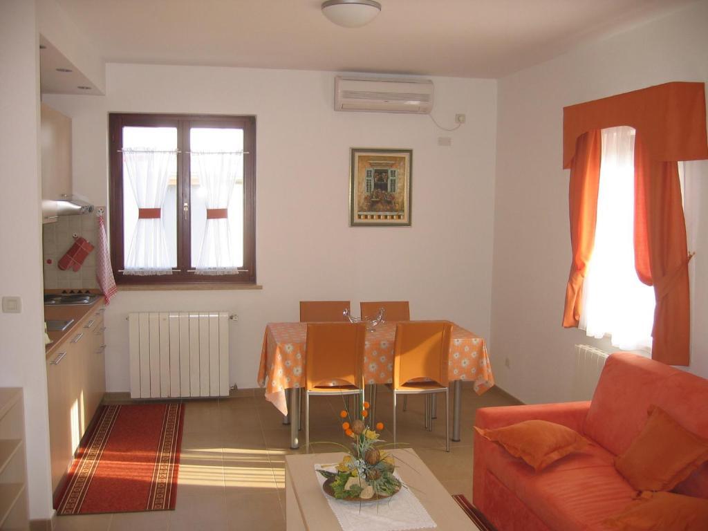 Apartments Mediteraneo Tar-Vabriga Esterno foto